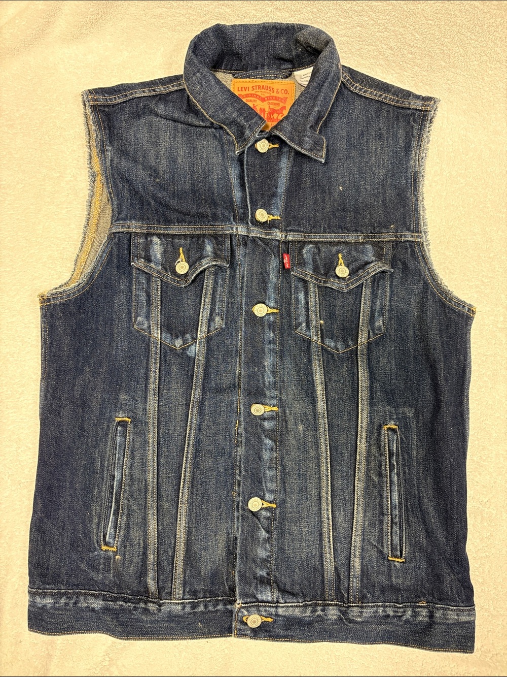 Levi's Dark Blue Men's Denim trucker Vest with Button Front large
